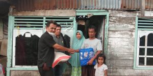 Pemkab Agam Salurkan Bantuan Bagi Korban Pohon Tumbang di Pasia Tiku