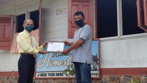 Pemkab Agam Beri Penghargaan Kepada Penggiat Usaha Homestay