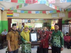 PP Muhammadiyah Berikan Penghargaan Bagi Guru SDM Batu Hampar