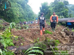 Longsor di Lubuak Sao  Sebabkan Akses Jalan Terputus, 1 Bangunan Rusak Ringan