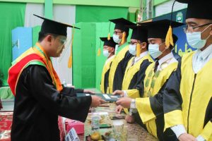Lulusan Perdana, Ma’had Aly Ponpes Thawalib Parabek Wisudakan 10 Mahasantri