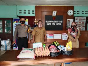 Pemnag Tiku Selatan Bantu Keluarga Pasien Covid-19