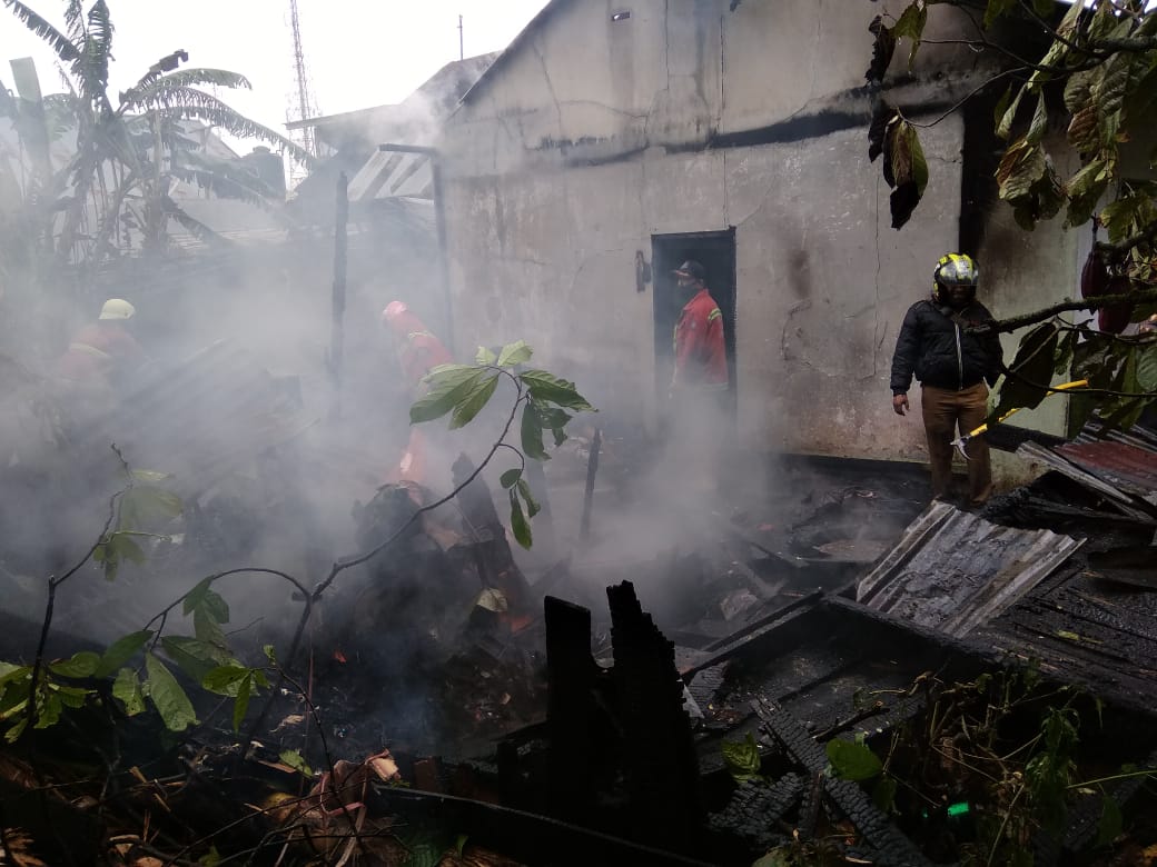  Kompor Meledak  1 Unit Rumah di Baso Terbakar AMCNews co id
