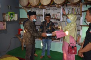 Walnag Cantola Resmikan Sanggar Seni dan Taman Baca Satampang Banyiah