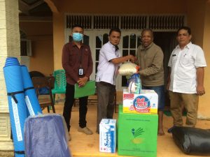 Dinsos Agam Serahkan Bantuan Untuk Korban Kebakaran di Sungai Jariang