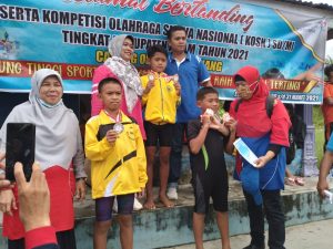 Lubuk Basung Raih Medali Terbanyak Cabang Renang di KOSN Agam