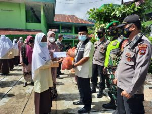 Camat IV Koto Salurkan Santunan Ramadan Kepada 33 Anak Yatim