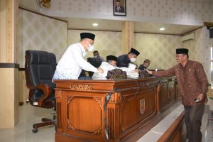 Bupati-Wabup Agam Dengarkan Pandangan Fraksi DPRD Tentang Ranperda Perubahan RTRW