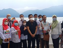 Menteri Desa PDTT Nikmati Keindahan Alam Danau Maninjau