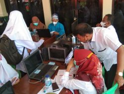 Percepat Vaksinasi Covid-19, Disdukcapil Agam Bantu Warga Belum Punya NIK
