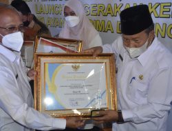 Bupati Agam Terima Penghargaan Kategori Penerapan CHSE dan Kawasan DTWU