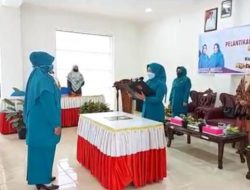 Ny Yenni Andri Warman Lantik Ketua TP PKK Kecamatan Banuhampu