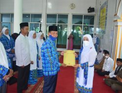 Ny Yenni Andri Warman Lantik Pengurus BKMT Kecamatan Matur periode 2022-2027