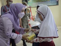 LKKS Kabupaten Agam Kembali Salurkan Paket Lebaran Untuk Anak Yatim dan Lansia
