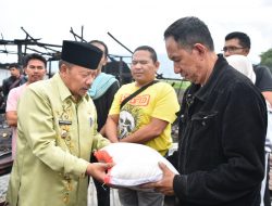 8 Warung Terbakar di Parik Putuih, Bupati Agam Salurkan Bantuan Tanggap Darurat