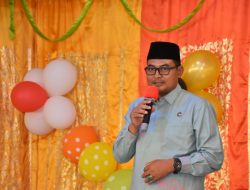 Anak Usia Dini Suka Meniru, Bupati Agam: Batasi Penggunaan Gadget&nbsp;