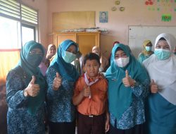 TP PKK Agam Kunjungi Posyandu dan SDN 23 Durian Kapeh