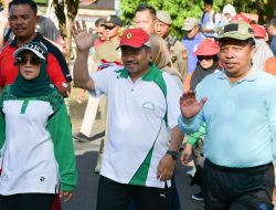 Seribuan Peserta Jalan Santai Padati Jalur Utama Lubuk Basung