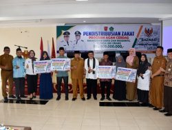 580 Mustahik Terima Zakat Program Agam Cerdas, Bupati: Pendidikan Nomor Satu