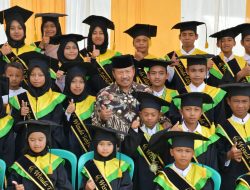 Hadiri Wisuda Tahfiz di Matur, Bupati Agam Minta Santri Pertajam Bacaan dan Hafalan