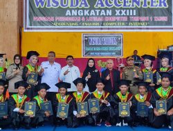Hadiri Wisuda Bougenville Bupati Agam: Dalam Menuntut Ilmu Tidak Ada Kata Terlambat