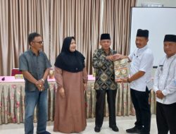 Serahkan Bantuan Kemasan Kacang Bagi IKM Matur, Disperindagkop UKM Agam Siap Fasilitasi Urus Perizinan Usaha
