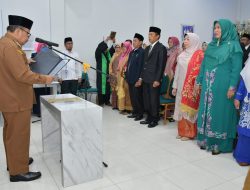Lantik 33 Kepsek dan UPTD Puskesmas, Bupati Agam: Jangan Persoalkan Lokasi Penempatan