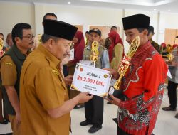 Bupati Agam Serahkan Hadiah Lomba Kelembagaan dan Ketenagaan Tani 2022