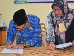 Bupati Agam Tandatangani Deklarasi Desa UHC 2023