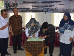 Tingkatkan Kualitas SDM, Pemkab Agam- Poltekkes Kemenkes Padang MoU
