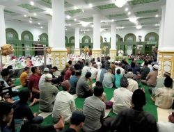 Tarawih Pertama, Jamaah Masjid Nurul Falah Lubuk Basung Membludak