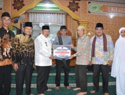 Malam Keenam Safari Ramadan, Bupati Agam Tarawih di Masjid Baabussalam