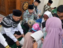 Momen Langka di Ramadan, Berburu Tandatangan Kembali Terlihat di Manggopoh