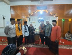TSR Sumbar Serahkan Bantuan Rp 50 Juta Untuk Masjid Istiqamah