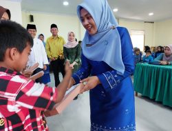 Indo Jalito Peduli, Ny Yenni Serahkan Santunan Bagi 50 Anak Yatim