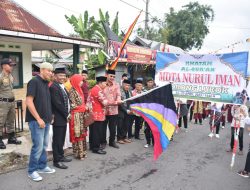 Bupati Agam Berikan Bonus Untuk Peserta Terbaik Khatam Alquran MDTA Nurul Iman Lukok