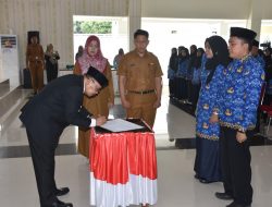 Bupati Agam Lantik 156 Pejabat Fungsional Guru
