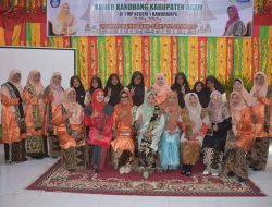 Sosialisasikan Adat dan Budaya, Bundo Kanduang Agam Kunjungi SMPN 1 Banuhampu 