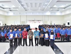 Bupati Agam Serahkan 290 SK Kenaikan Pangkat PNS Tahap II