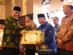 Bupati Agam Hadiri Penyerahan Paritrana Award 2023 Sumbar