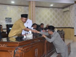 Bupati Agam Dengarkan Pandangan Umum Fraksi DPRD Terhadap RAPBD 2024