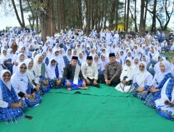 Lantunan Salawat Bergema di Pesisir Pantai Tiku