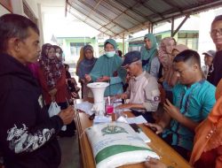 Bagikan BPNT, Pemerintah Kecamatan Candung, Salurkan 15,5 Ton Beras