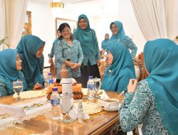 Jelang Pencanangan Bulan Bhakti Dasawisma Sumbar 2024, Ketua TP-PKK Agam Gelar Jamuan