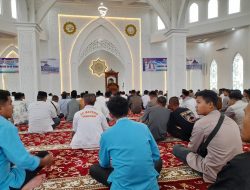 Bupati Agam Bersama Warga Pasia Tiku Salat Jumat Perdana di Masjid Sirah