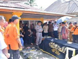 Bupati Agam Lepas Gusmartha Hadi ke Peristirahatan Terakhir