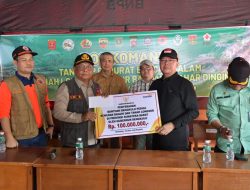 Gubernur Bengkulu Salurkan Bantuan Penanggulan Bencana Banjir di Agam