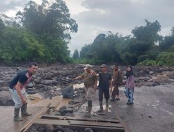 Tinjau Lokasi Banjir Bandang, Sekda Agam Instruksikan Percepatan Pembersihan Material