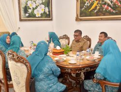 Ketua TP.PKK Agam Sambut Tim Penilai Provinsi