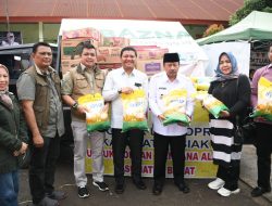 DPRD Kabupaten Siak Salurkan Bantuan Bencana Bukik Batabuah